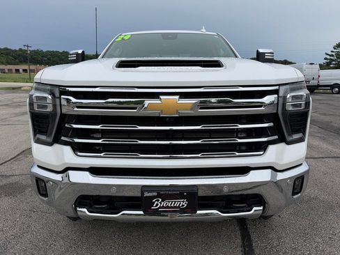 Used 2024 Chevrolet Silverado 2500 LTZ w/ LTZ Plus Package AWD/4WD image 2