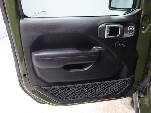 Used 2021 Jeep Wrangler Willys image 12