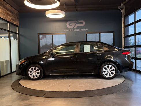Used 2021 Toyota Corolla LE FWD image 6