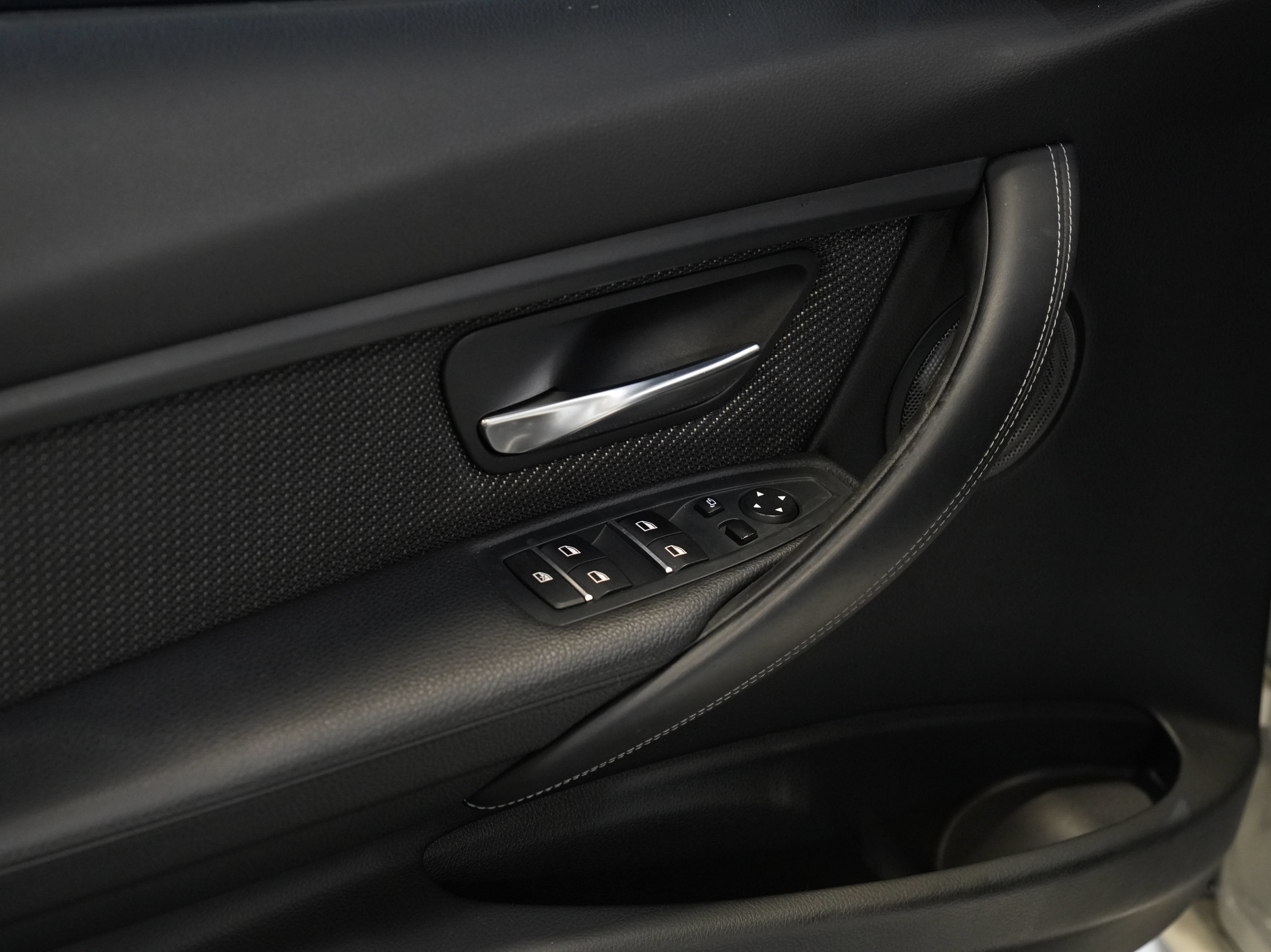 Used 2017 BMW M3 RWD image 23