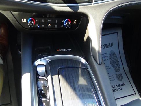Used 2024 Buick Enclave Premium image 28
