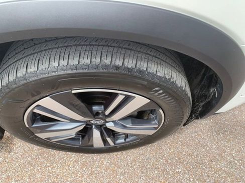 Used 2023 Nissan Rogue SL w/ SL Premium Package image 9