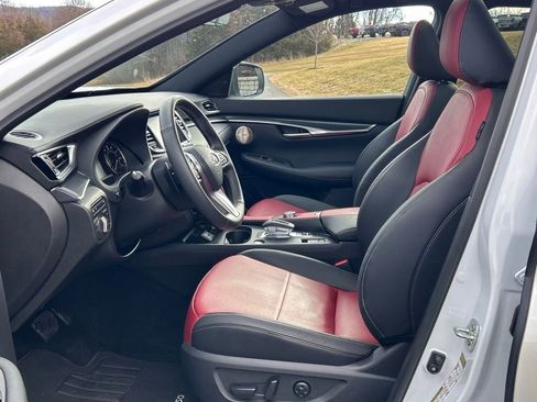 Used 2025 INFINITI QX50 Sport image 16