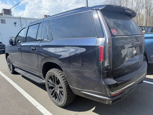 Used 2021 Cadillac Escalade ESV Sport image 4