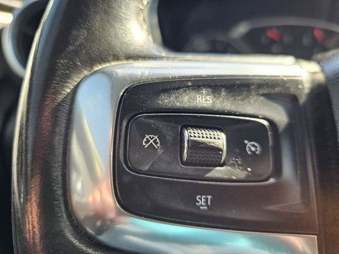 Used 2019 Chevrolet Blazer LT FWD image 10