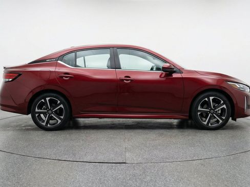Used 2025 Nissan Sentra SV FWD image 11