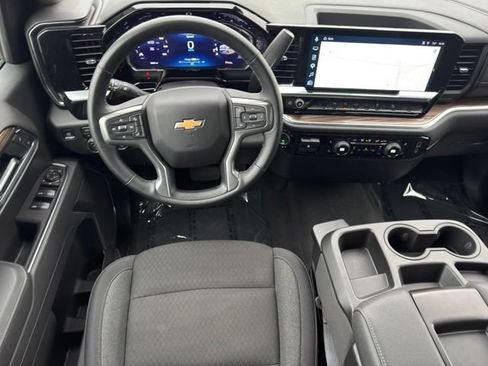 Used 2026 Chevrolet Silverado 1500 LT AWD/4WD image 13