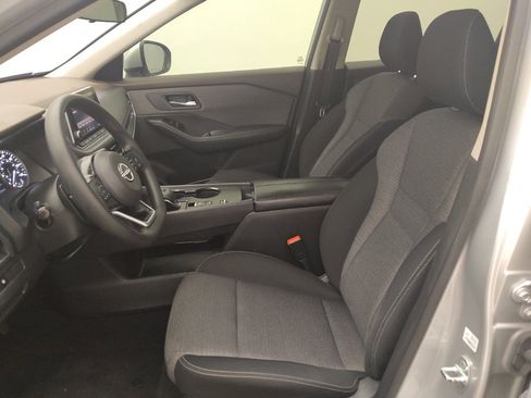 Used 2022 Nissan Rogue SV FWD image 17