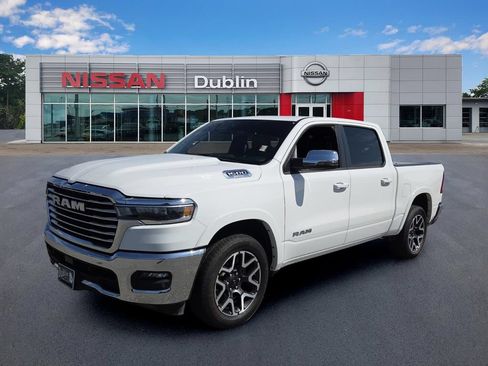 Used 2025 RAM 1500 Laramie AWD/4WD image 1
