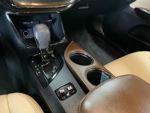 Used 2013 Toyota Avalon XLE FWD image 20