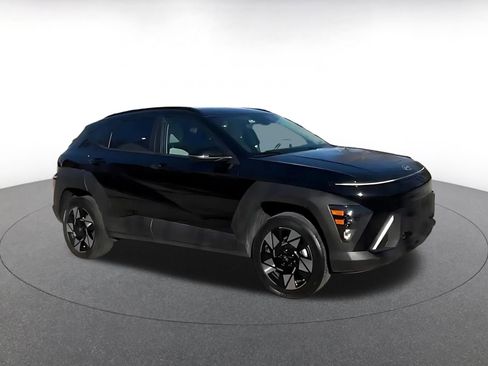 Used 2025 Hyundai Kona SEL image 2