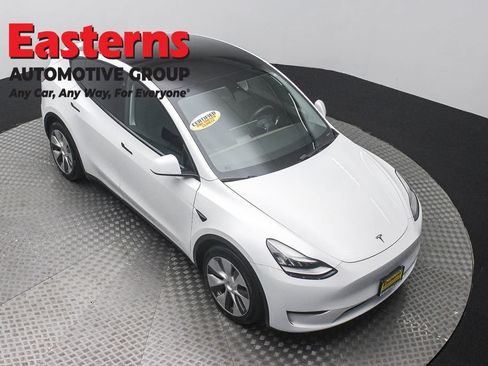 Used 2021 Tesla Model Y Long Range AWD/4WD image 3
