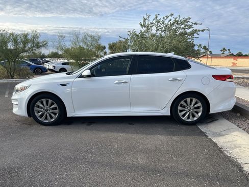Used 2018 Kia Optima LX w/ 17" Alloy Wheels Package image 6
