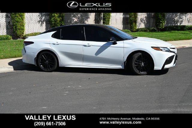 Used 2023 Toyota Camry XSE w/ Navigation Package FWD image 3