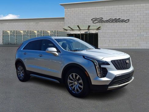 Used 2019 Cadillac XT4 Premium Luxury w/ Cold Weather Package AWD/4WD image 3