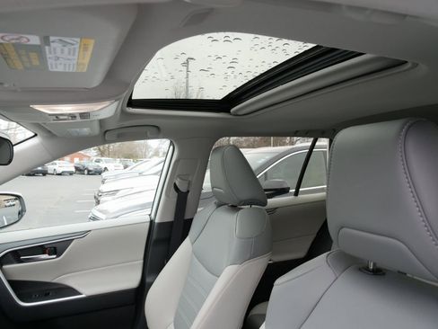 Used 2025 Toyota RAV4 XLE Premium image 26