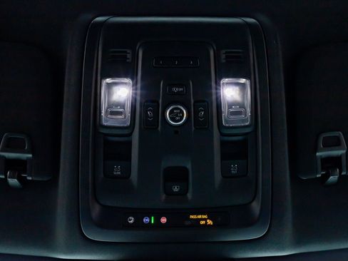 Used 2024 Chevrolet Tahoe Z71 w/ Luxury Package image 29