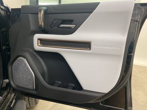 New 2025 GMC Hummer EV 3X w/ Battery Pack, 24 Module Pack image 17