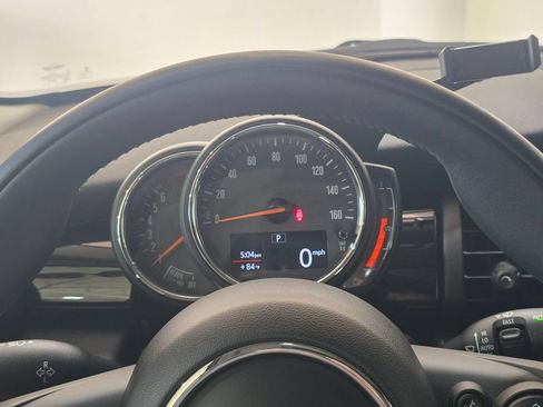 Used 2021 MINI Cooper 4-Door Hardtop w/ Storage Package FWD image 11