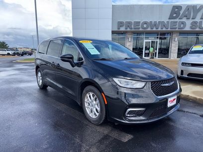 Used 2023 Chrysler Pacifica Touring-L