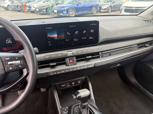 Used 2025 Kia K4 LXS image 17