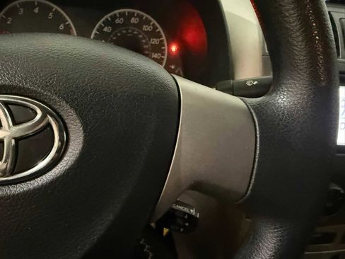 Used 2013 Toyota Corolla LE image 30