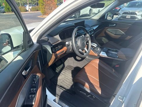 Used 2023 Acura MDX SH-AWD w/ Advance Package image 9