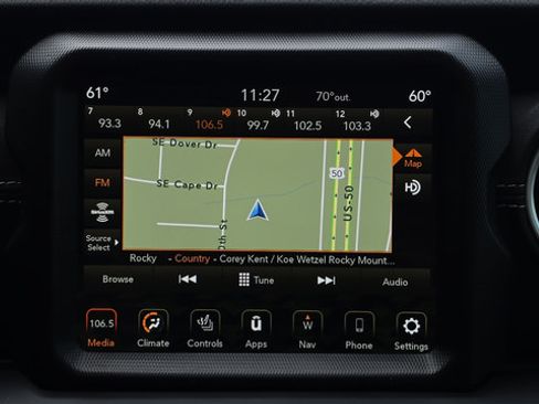 Used 2022 Jeep Wrangler Unlimited Sahara w/ Cold Weather Group AWD/4WD image 20