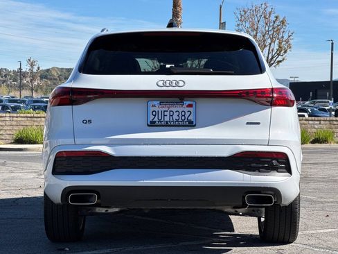 Used 2025 Audi Q5 Premium Plus w/ Premium Plus AWD/4WD image 5
