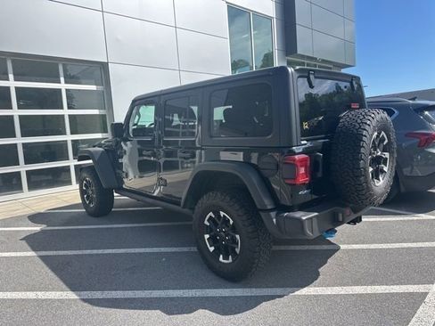 Used 2025 Jeep Wrangler Unlimited Rubicon 4xe w/ Convenience Group AWD/4WD image 25