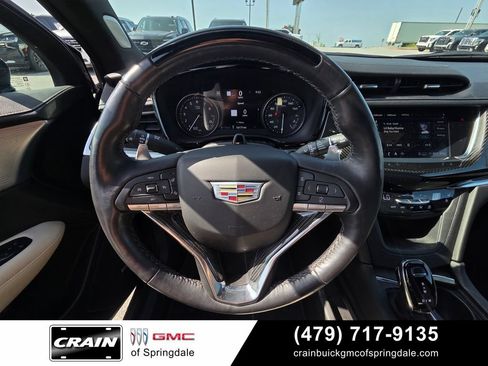 Used 2022 Cadillac XT6 Sport w/ Technology Package AWD/4WD image 14