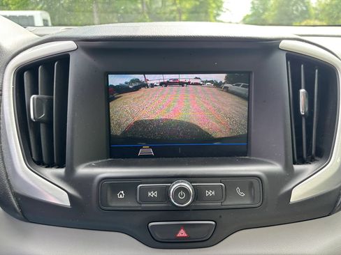 Used 2020 GMC Terrain SLE FWD image 21