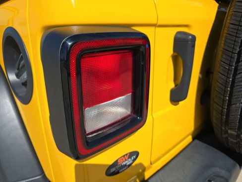 Used 2021 Jeep Wrangler Unlimited Sport AWD/4WD image 33