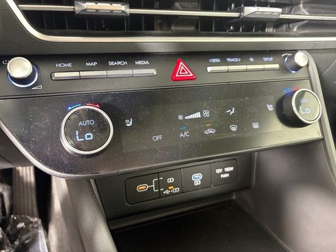 Used 2025 Hyundai Sonata SEL FWD image 31