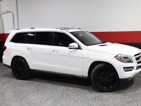 Used 2016 Mercedes-Benz GL 450 4MATIC w/ Premium I Package image 2