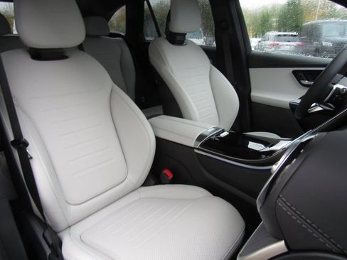 New 2026 Mercedes-Benz GLC 300 4MATIC image 19