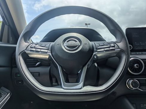Used 2025 Nissan Sentra SV FWD image 21