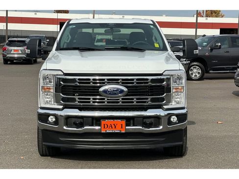 Used 2024 Ford F250 XLT image 11