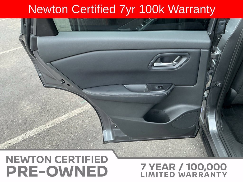 Used 2025 Nissan Rogue SV AWD/4WD image 38