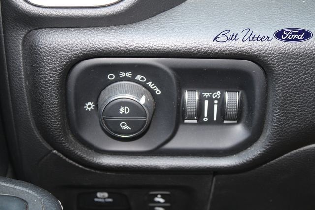 Used 2025 RAM 1500 Laramie AWD/4WD image 21