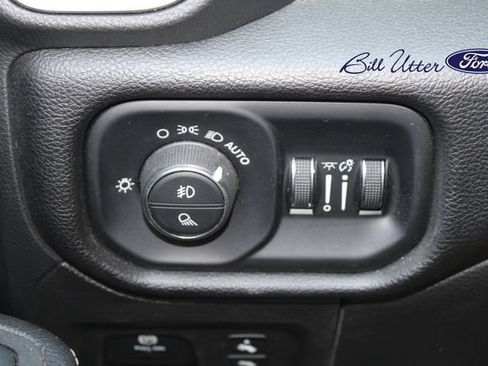 Used 2025 RAM 1500 Laramie AWD/4WD image 21