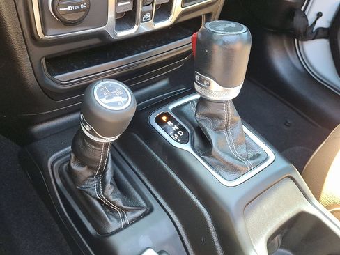 Certified 2023 Jeep Wrangler Sahara w/ Cold Weather Group image 15