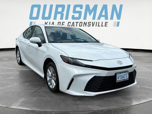 Used 2025 Toyota Camry LE w/ Convenience Package AWD/4WD image 1
