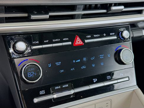 Used 2025 Hyundai Santa Fe SEL image 23