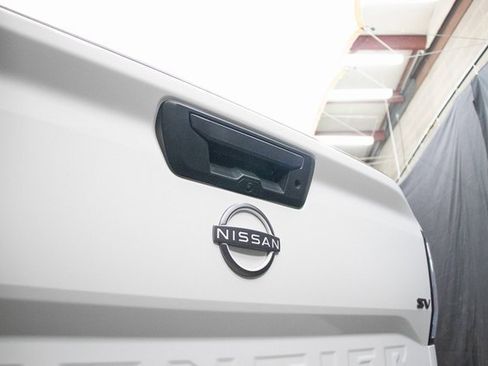 Used 2022 Nissan Frontier SV image 13