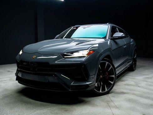 Used 2023 Lamborghini Urus S AWD/4WD image 2