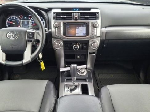 Used 2018 Toyota 4Runner SR5 Premium image 16