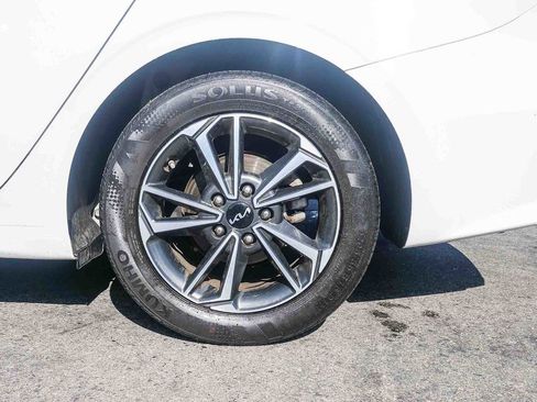 Used 2023 Kia Forte LXS w/ LXS Technology Package image 8