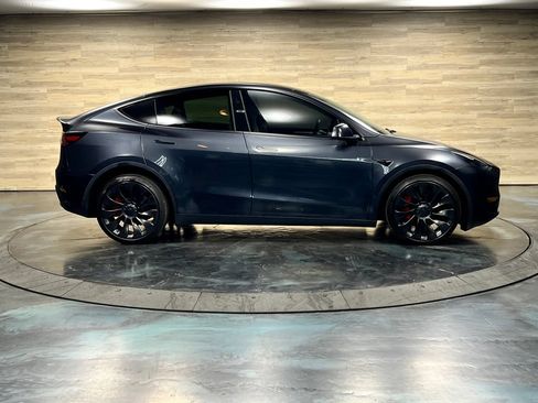 Used 2025 Tesla Model Y Performance AWD/4WD image 24