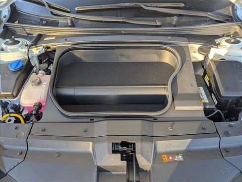 New 2025 Hyundai Ioniq 6 SEL image 16